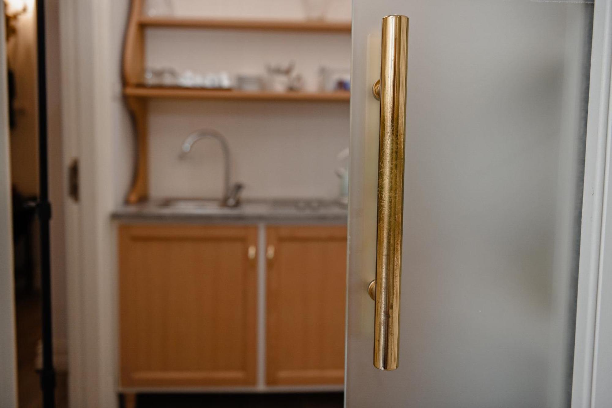 Al Centro Luxury Home กาแซร์ตา ภายนอก รูปภาพ