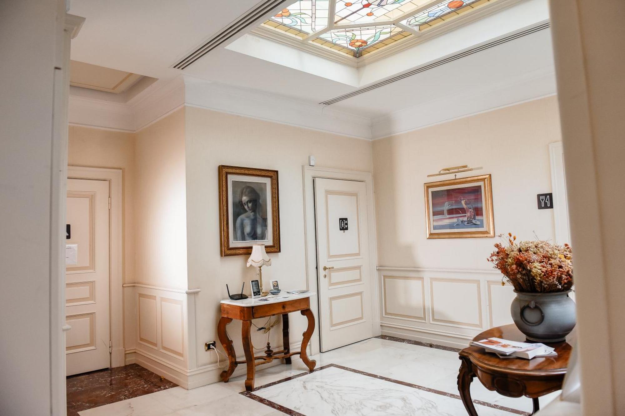 Al Centro Luxury Home กาแซร์ตา ภายนอก รูปภาพ