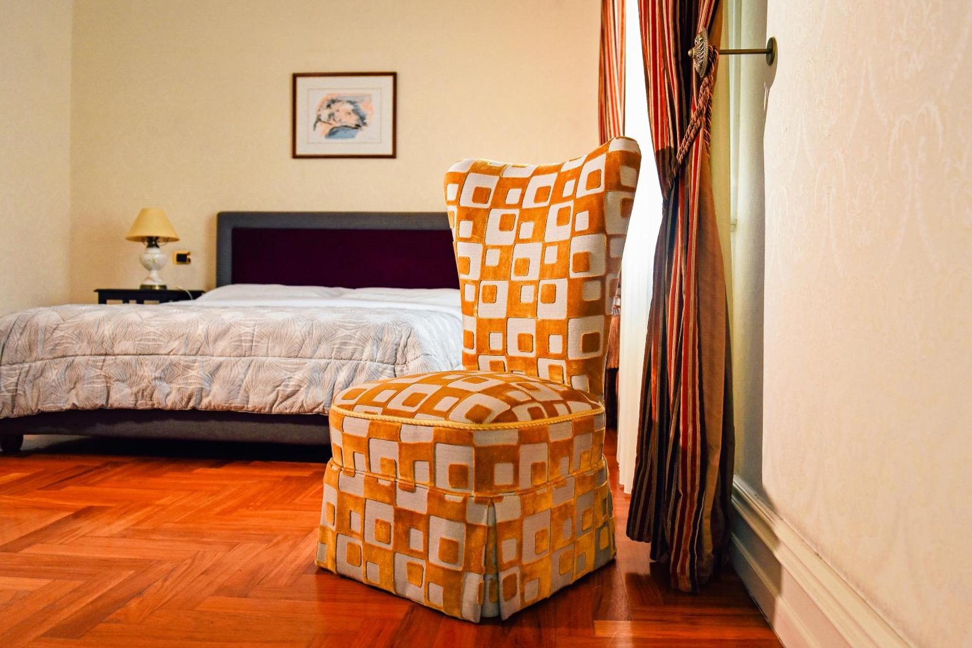 Al Centro Luxury Home กาแซร์ตา ภายนอก รูปภาพ
